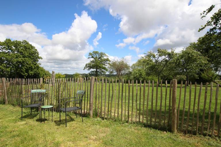 Gite with barbeque, garden & patio — photo 2