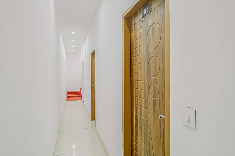 OYO Dr Plaza