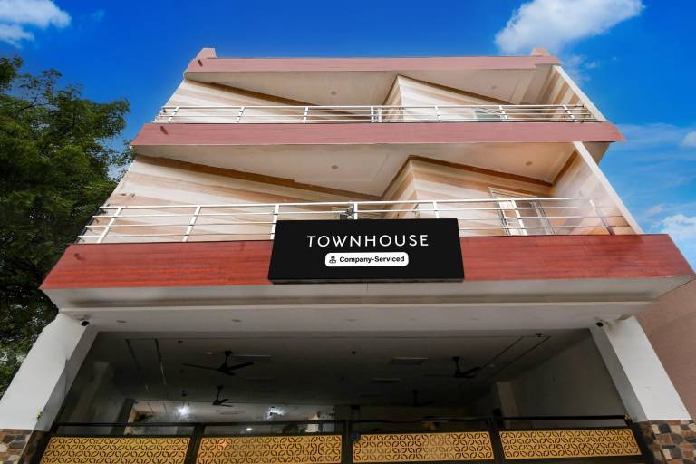 Townhouse Gomti Nagar Station Formerly Budget In