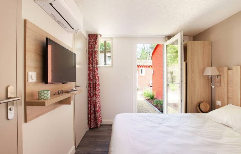 Condo with sauna & pool — photo 3