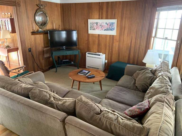 Cozy Cottage by the Sea - Y67 Classic New England cottage close to the beach — photo 4