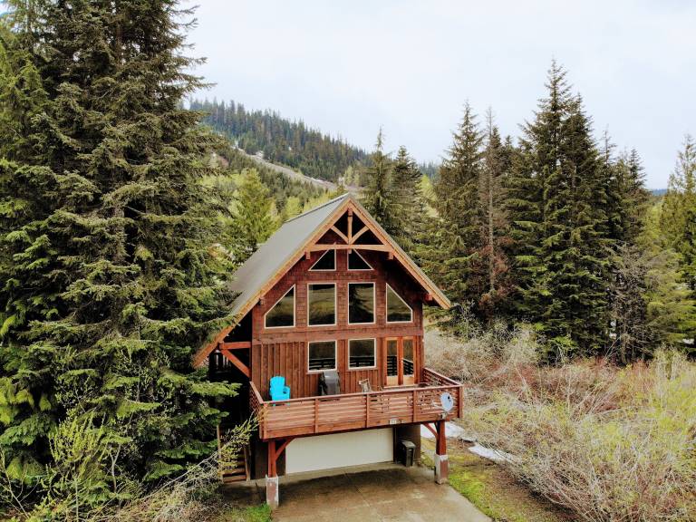House Snoqualmie Pass