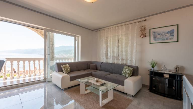 Fully equipped holiday apartment with pool, garden & terrace | Pets allowed — photo 3