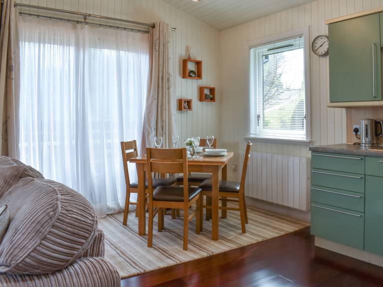 Family-oriented charming cottage with garden | River view | Pets are welcome — photo 4