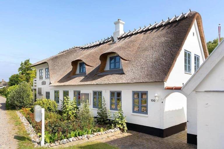 Fully equipped spacious vacation home with sauna, hot tub & grill | Pet-friendly in Sønderborg