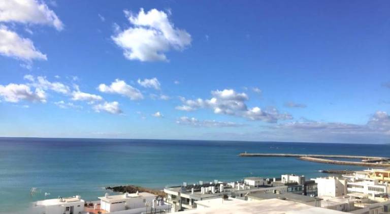 Lovely holiday apartment with terrace | Next to the beach | Pet-friendly in Loulé
