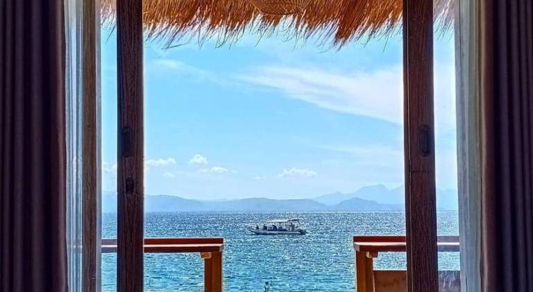 VnS Beachfront Guesthouse in Penida Island
