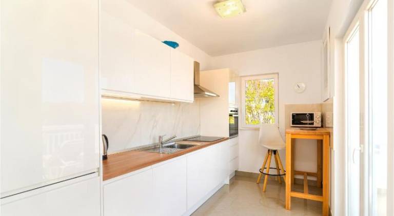 Apartment with 2 rooms for 4 persons — photo 3