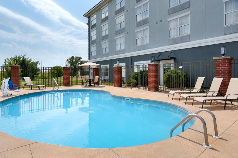 Garner Hotel Evansville East by IHG — photo 2