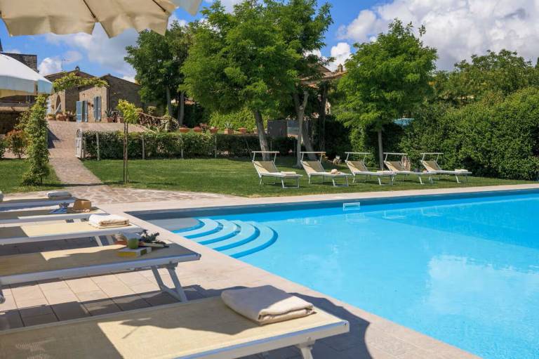 Villa with private pool, hot tub & garden — photo 2