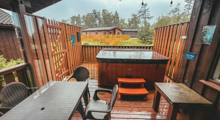 Chalet with pool & jacuzzi — photo 4