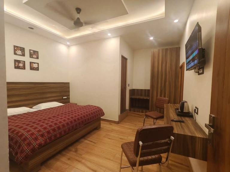 Hotel Kempty Retreat Kempty Fall Secret Waterfall in Mussoorie