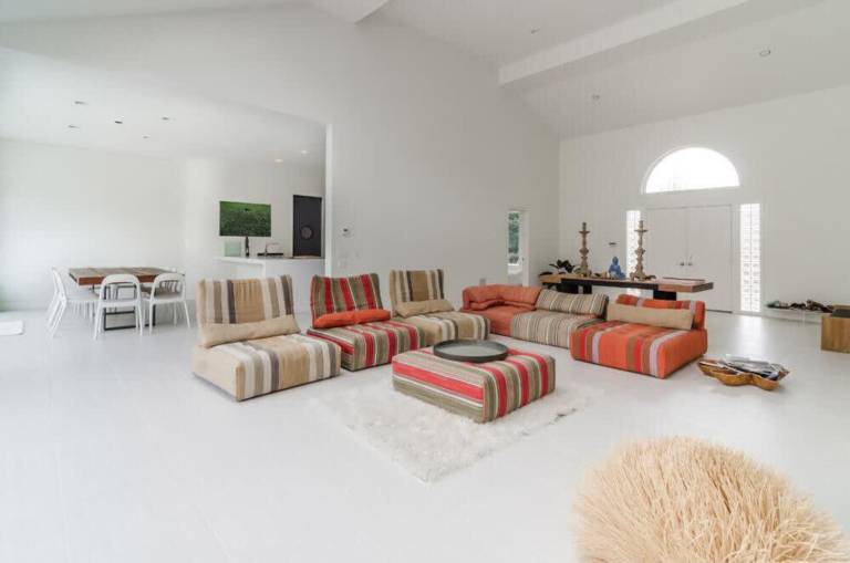 Child-friendly beautiful rental apartment with private pool | Pets are welcome — photo 4