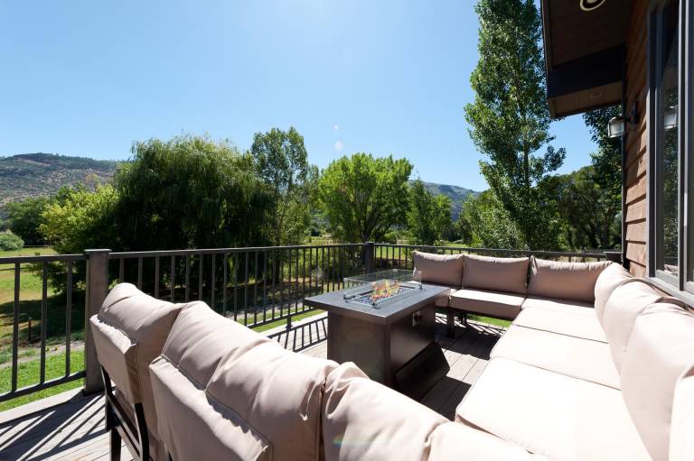 Mountain Home on 5 Acres - 10 Min to DGO - Views/Deck/Pool & Ping Pong Table — photo 4