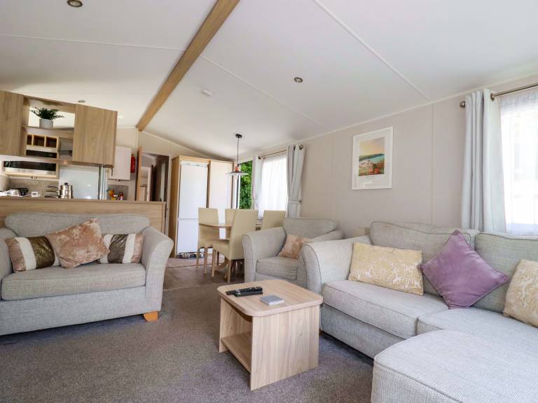Child-friendly cottage with yard | Beach view | Pets are welcome — photo 4