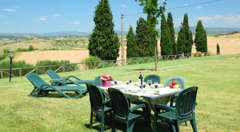 Children-friendly farm with patio, garden & pool | Dogs allowed — photo 5