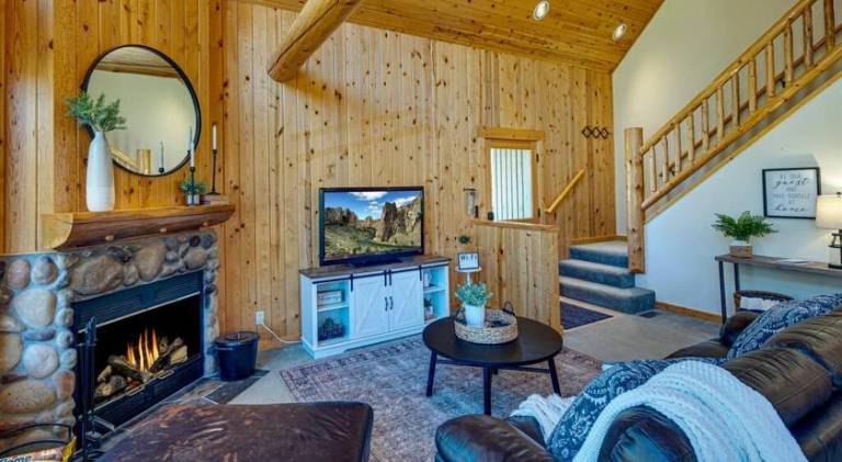 Pleasant chalet with jacuzzi & pool | Dogs allowed — photo 2