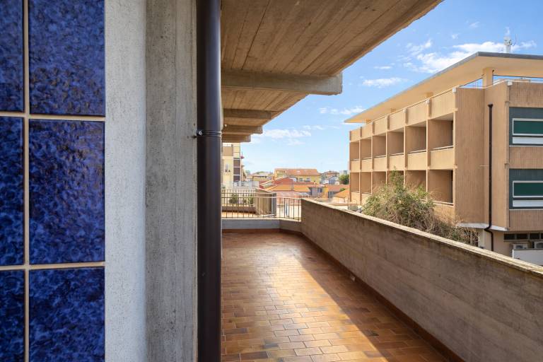 Rental apartment with terrace — photo 2