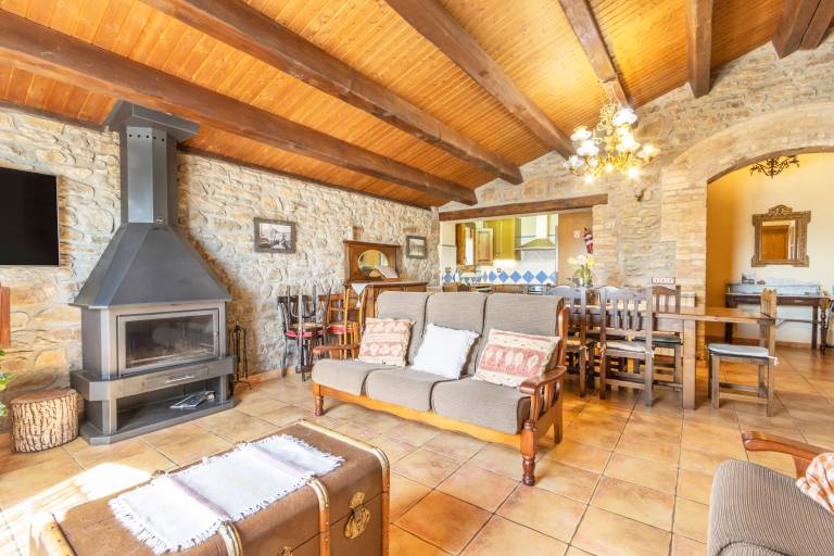 Cottage with fast internet, private pool & yard | Mountain view — photo 4