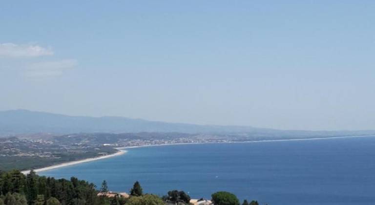 Wonderful apartment with terrace & pool | Next to the beach | Pets allowed in Catanzaro