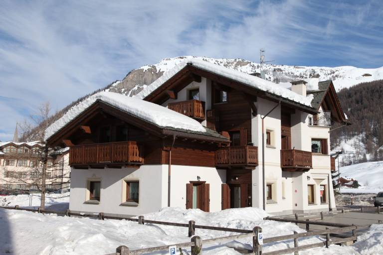 Fully equipped lovely apartment with fast internet, BBQ & yard | Garden view | Close to the ski | Pets allowed — photo 2