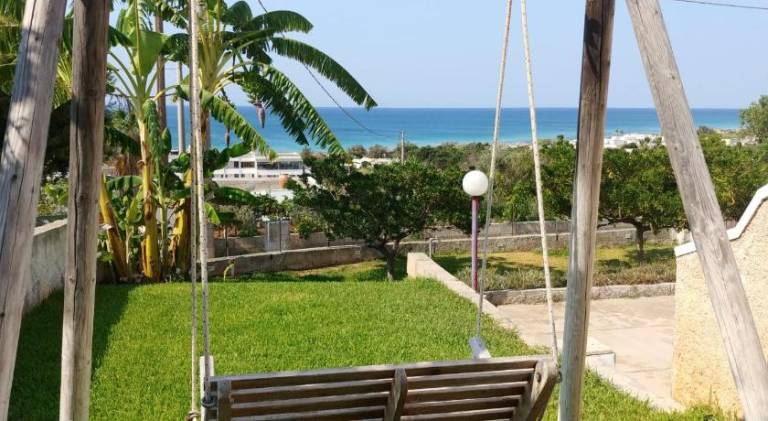 Vacation home | Beach nearby | Pets allowed in Patu
