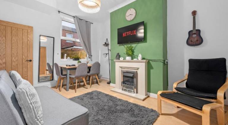 Holiday apartment | Dogs allowed in Salford