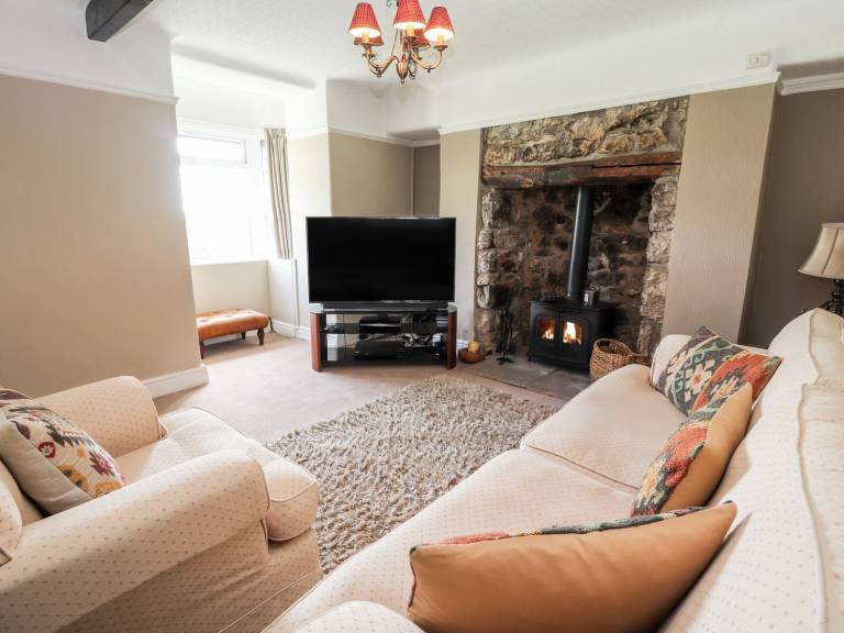 Family-oriented lovely cottage with jacuzzi & garden | Beach view | Dogs allowed — photo 5