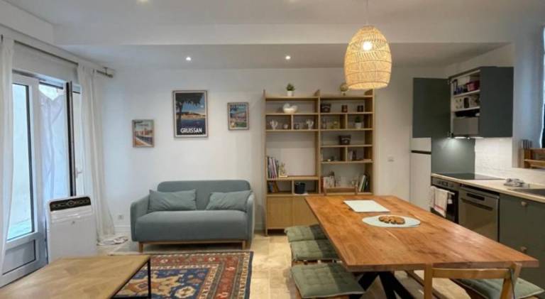 Apartment with patio in Narbonne