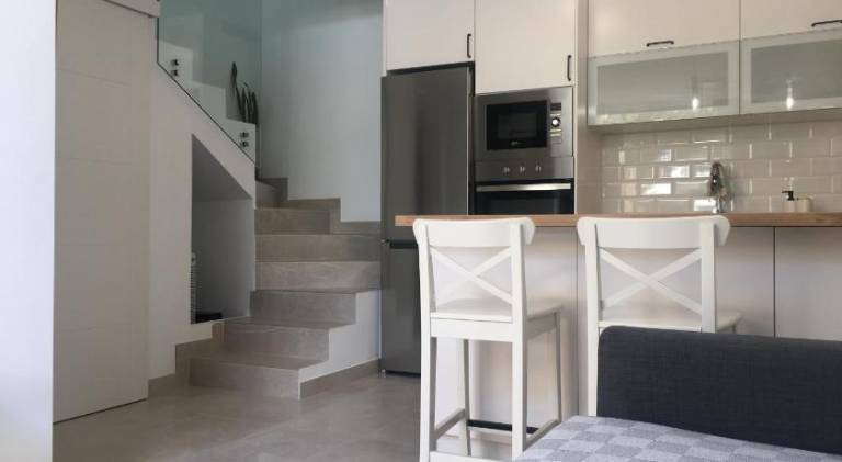 Apartment with pool — photo 2