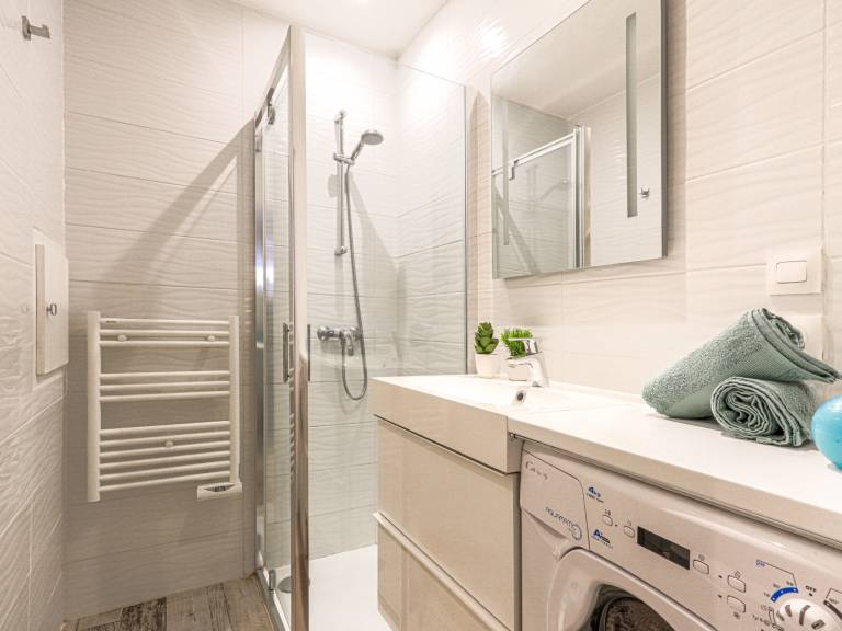 Nice apartment with patio | Near Castle Hill | Nature view | Pets allowed — photo 5