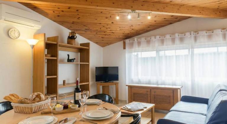 Beautiful rental apartment with yard & terrace | Pets allowed — photo 3