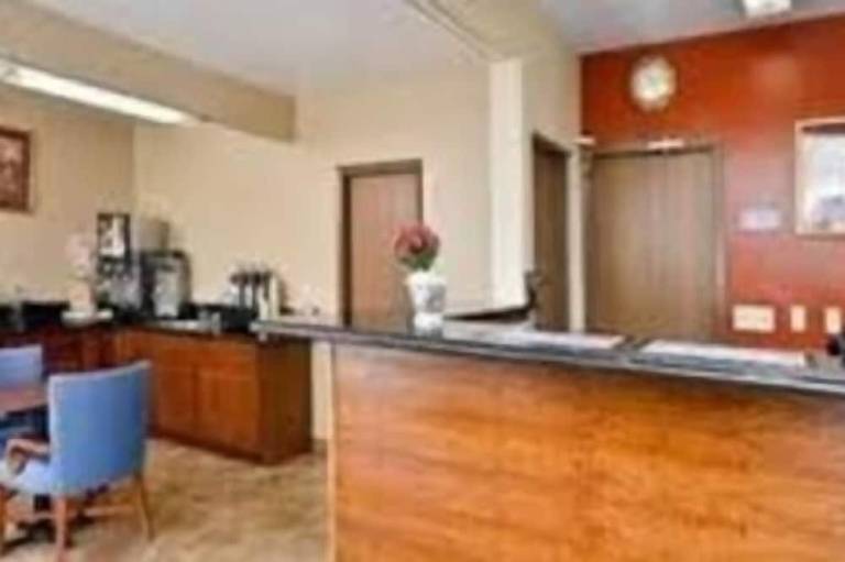 Riverton Inn & Suites