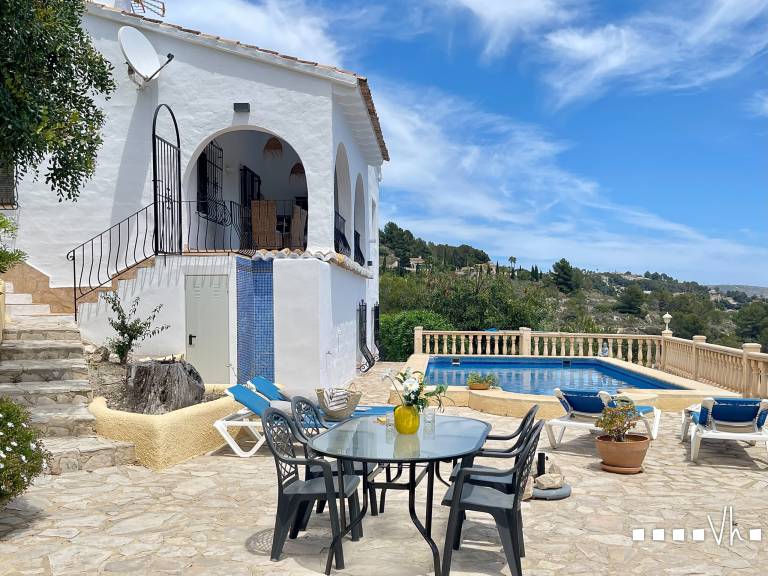 Villa with private pool, patio & BBQ — photo 2
