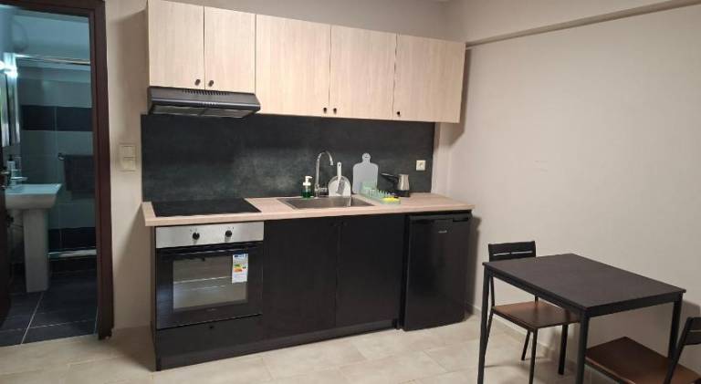 Apartment with patio — photo 5