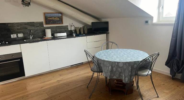 Holiday apartment with 2 rooms for 4 persons in Malgrate