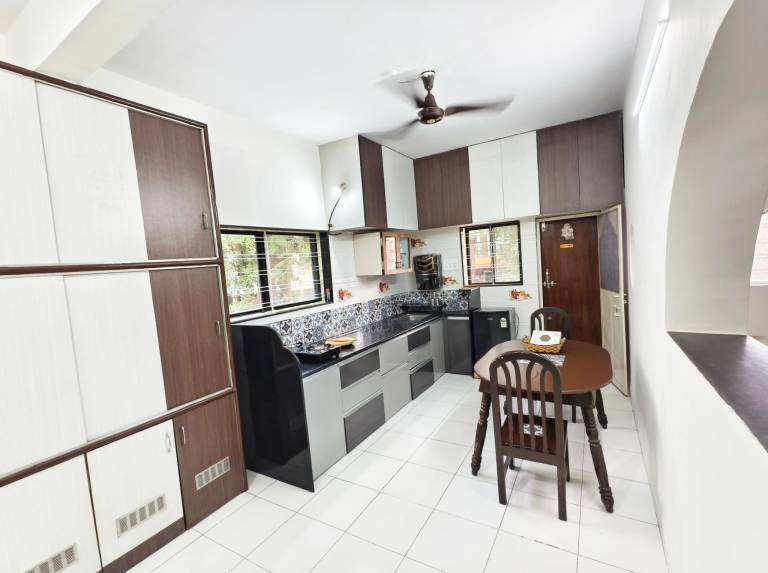 Bungalow with BBQ & yard | Perfect for remote work | Dogs allowed — photo 3