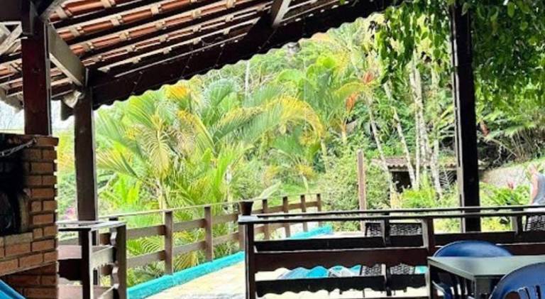 Vacation home with pool — photo 4