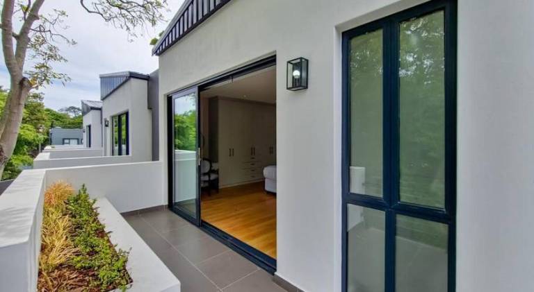 309 m&sup2; Villa