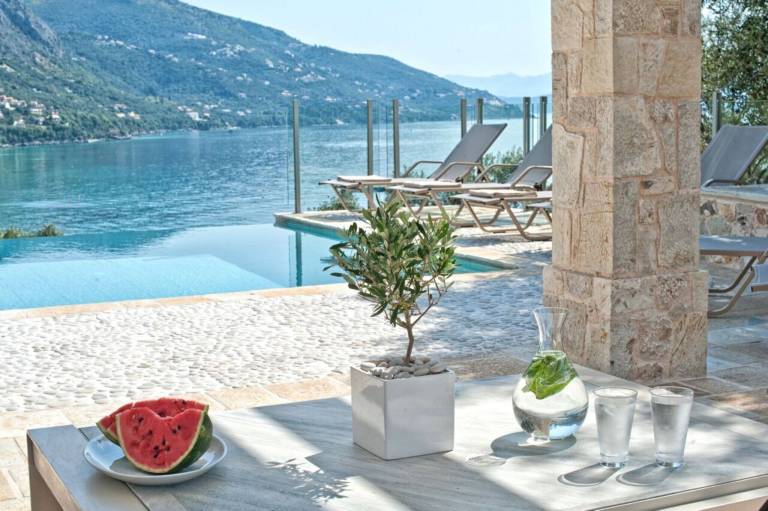 Family-friendly rental apartment with patio, garden & barbeque | Water view | Beach nearby | Pets are welcome — photo 4