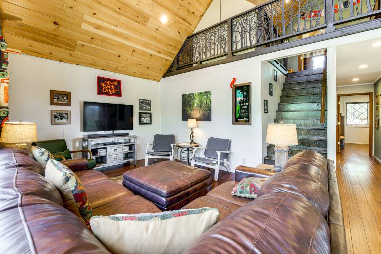 Camp Themed Sevierville Cabin w/ Hot Tub + Teepee! — photo 4
