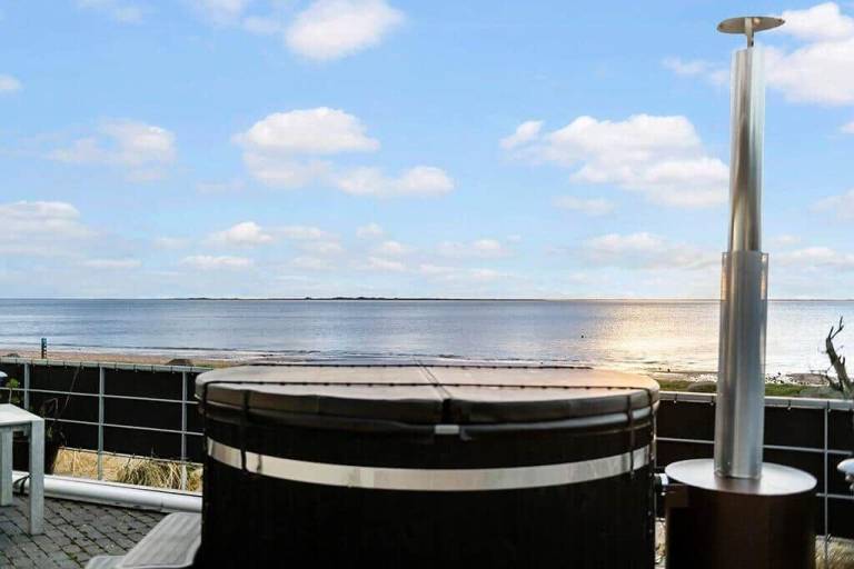 Vacation home with sauna, barbeque & patio | Sea view in Esbjerg