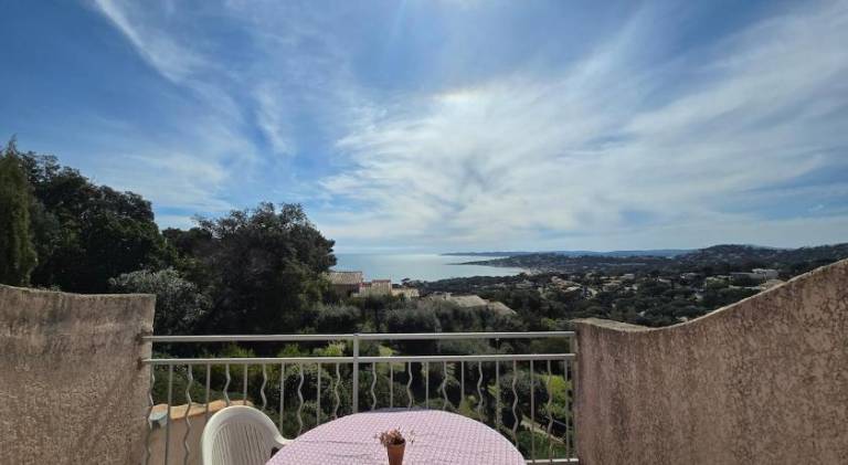 Holiday apartment with pool & patio in Sainte-Maxime