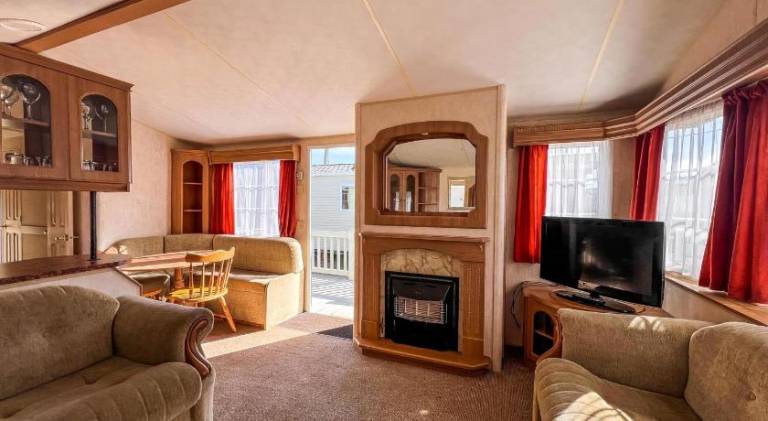 6 Berth Dog Friendly Caravan In Hunstanton, Minutes From The Beach Ref 13013L — photo 2