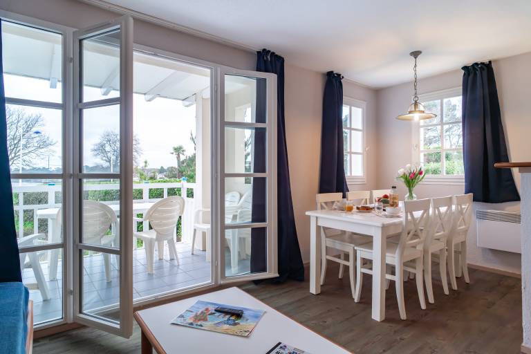 Children-friendly rental apartment with yard & heated pool | Sea view | Next to the beach | Pets are welcome — photo 3