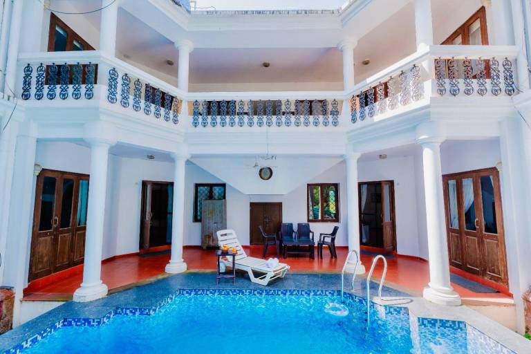 Villa with garden, grill & pool — photo 3