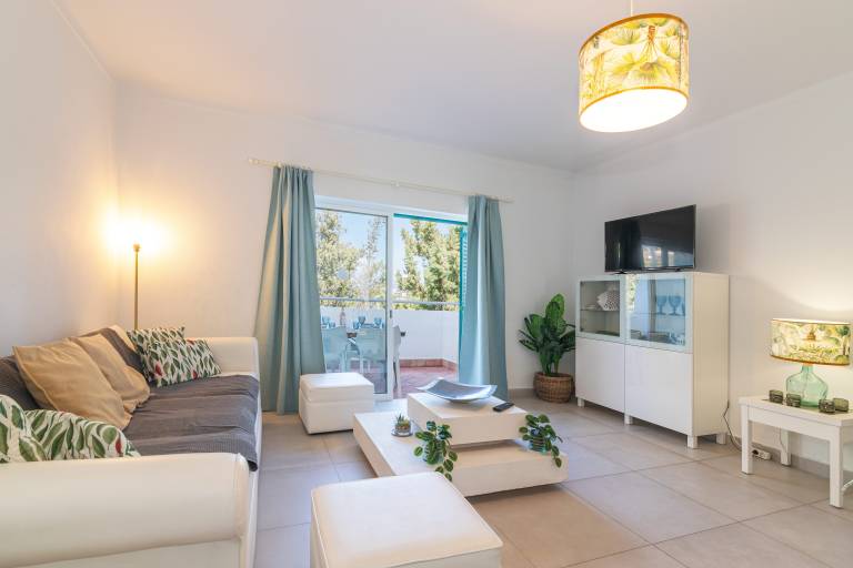 Blue Escape – Prainha, Alvor with Shared Pool, Garden and Wi-Fi — photo 3