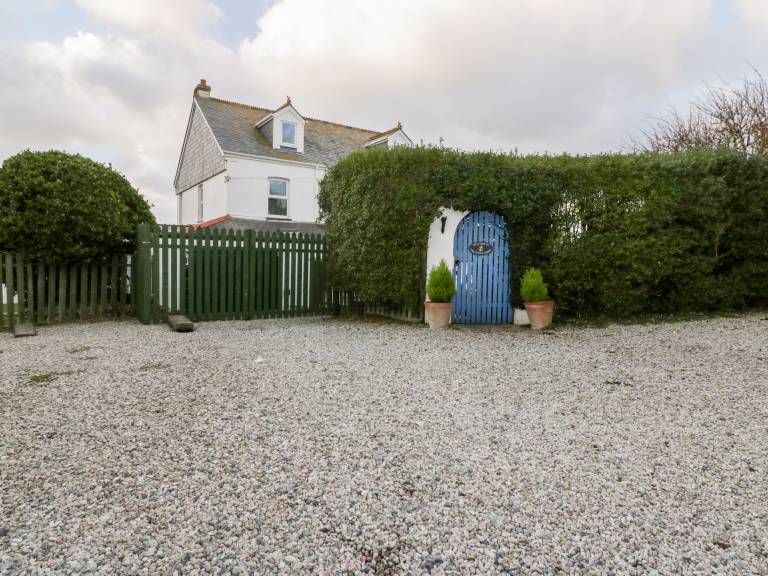 Family-friendly beautiful cottage with jacuzzi | Beach view | Beach nearby | Pets allowed — photo 2