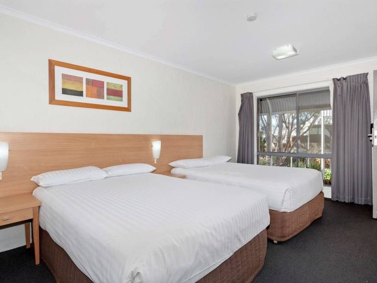 Resort  Sutton