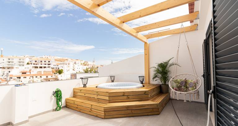 Apartment with grill | City view — photo 2